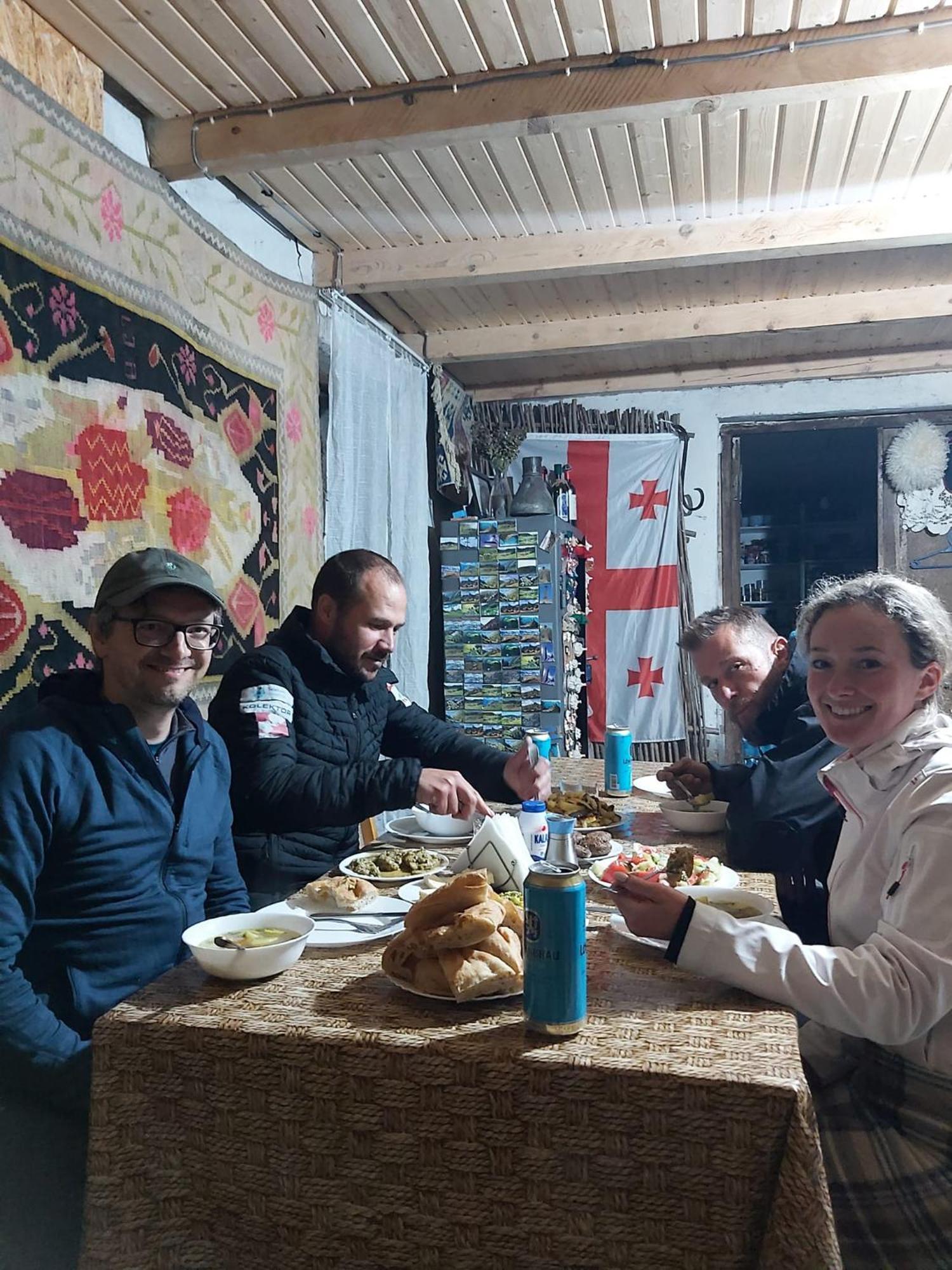 Auberge de jeunesse Tishe à Omalo Extérieur photo